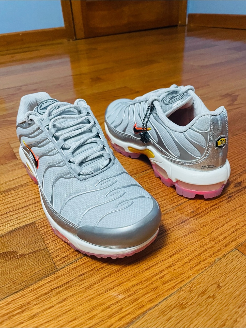 Men’s Size 8.5 Nike Air Max Plus Golf US Open Silver HJ4518-001